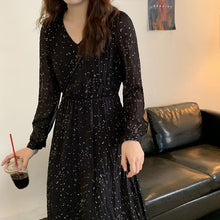 Load image into Gallery viewer, Autumn And Winter 2019 Korean Retro Style Versatile V-neck Floral Medium Length Waist Collection Dress (with Waist Rope)
